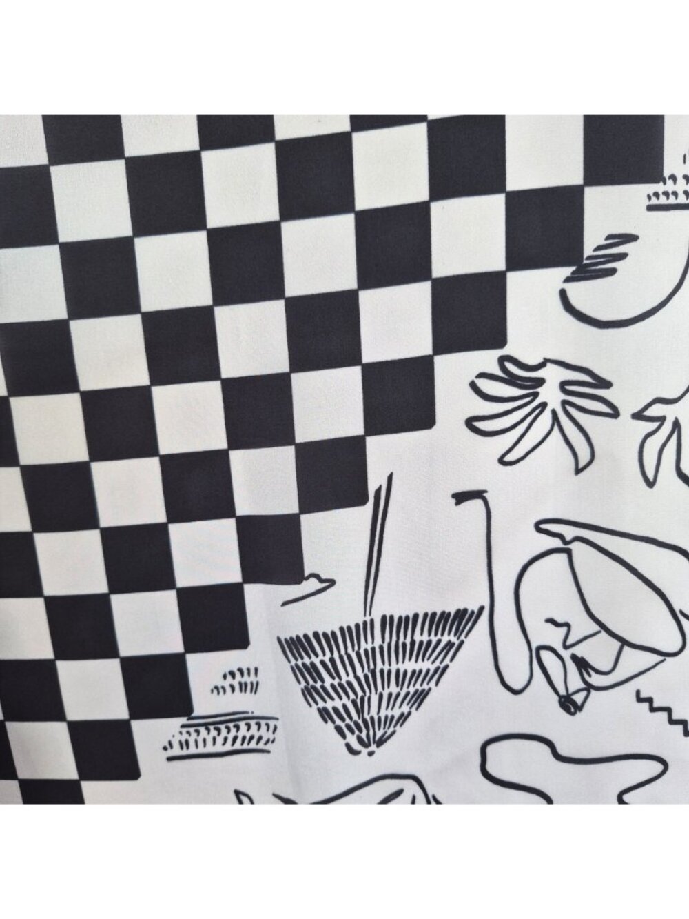 ⭐Black White Checkered Silky Satin Scarf Figural Print Luxury Square Fashion New - Picture 4 of 5